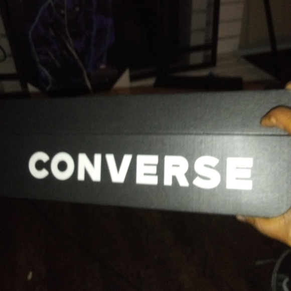 Brand new converse - Picture 2 of 3